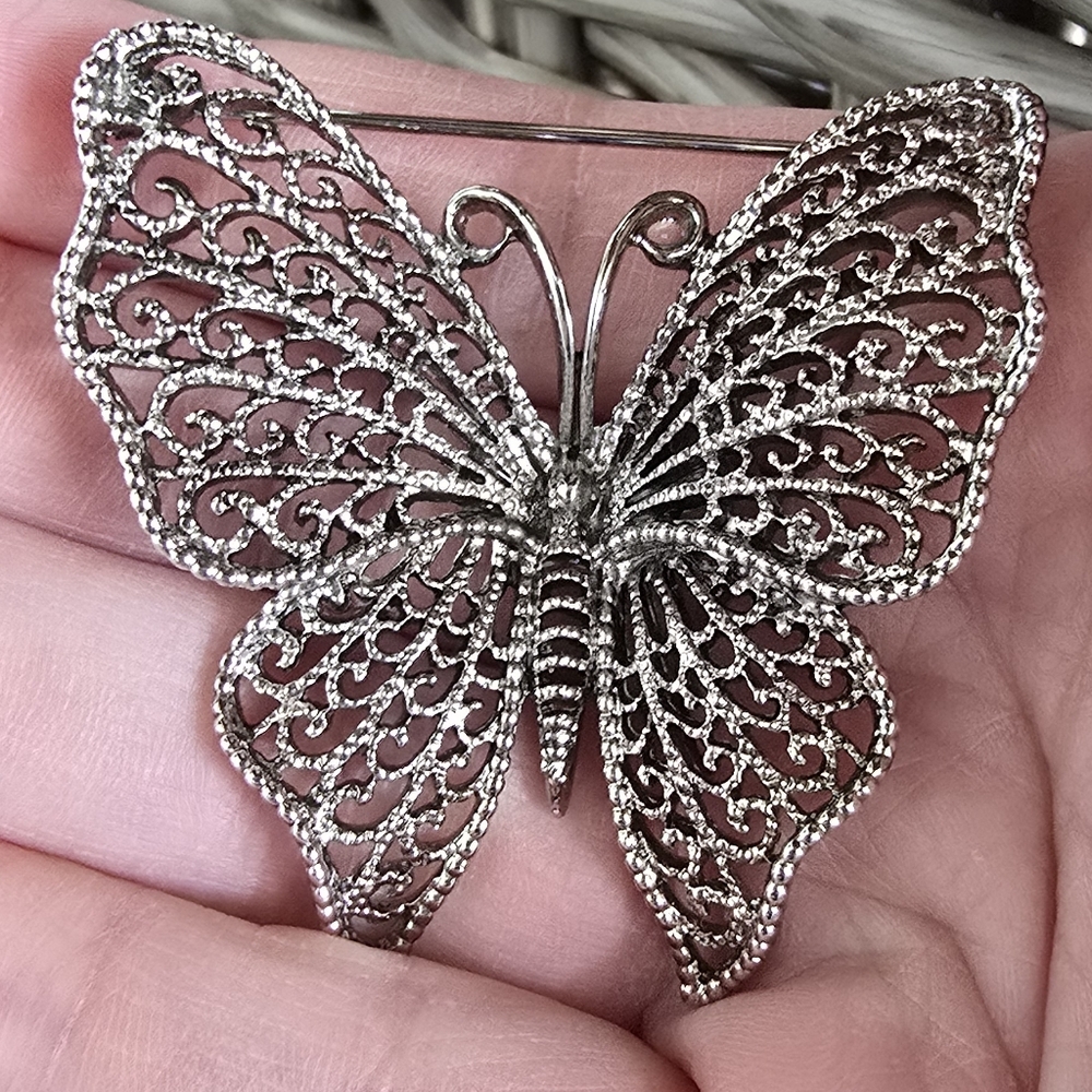 Filigree Estate Mcm Vintage Silver Tone Brooch Pin Butterfly Moth Insect